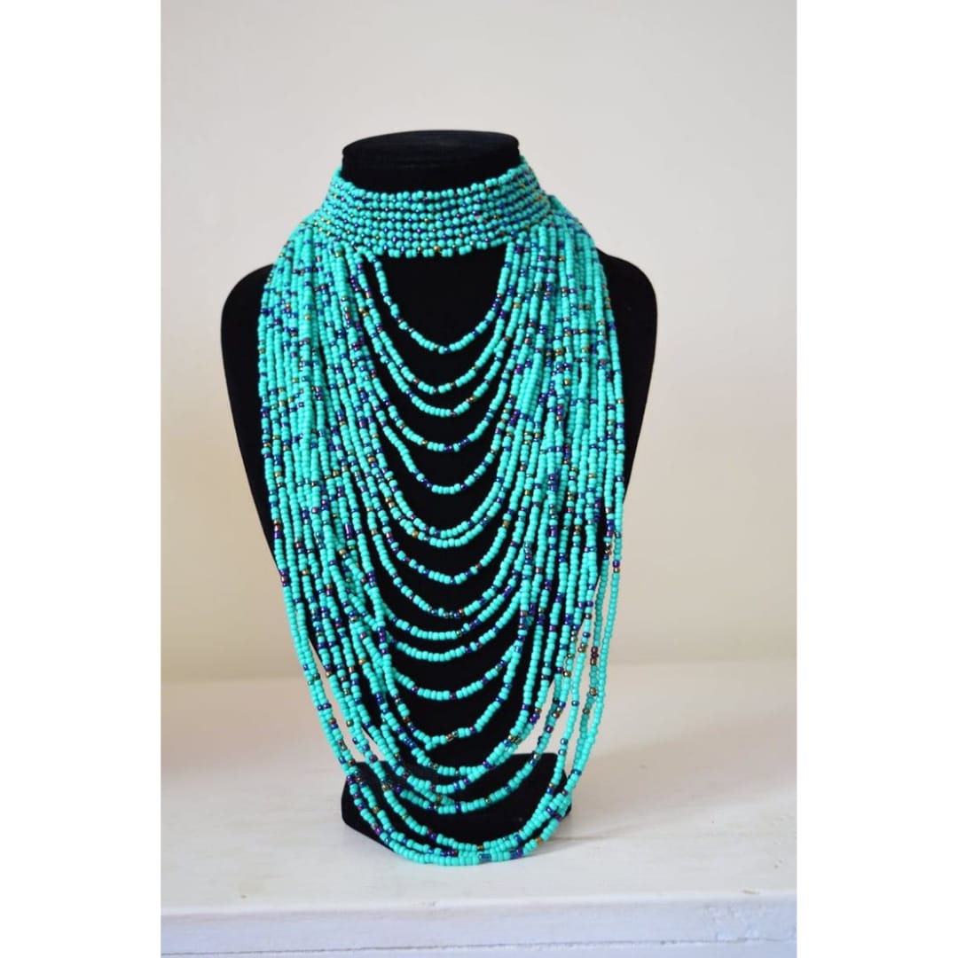 Luminous necklace; mid-long necklace